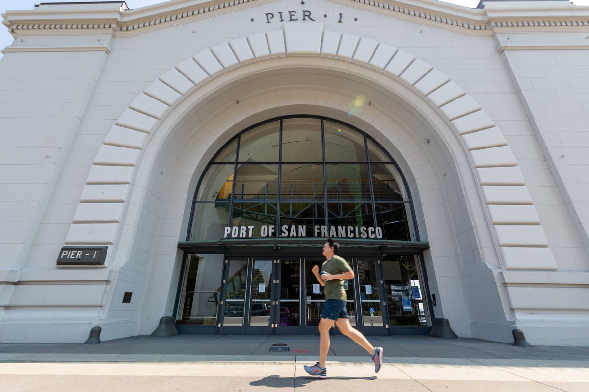 SFPort's tweet photo. Perfect for a stroll or run, this 5K follows along the waterfront from Pier 14 to Pier 39 and back. Take in views of the @Ferry_Building, Bay Bridge, Treasure Island, Coit Tower and @PIER39 along the way! πΆπ
#AdventureTrailTuesday #SummerOnTheWaterfront #GetYourMilesIn https://t.co/ADxMXGuHlF