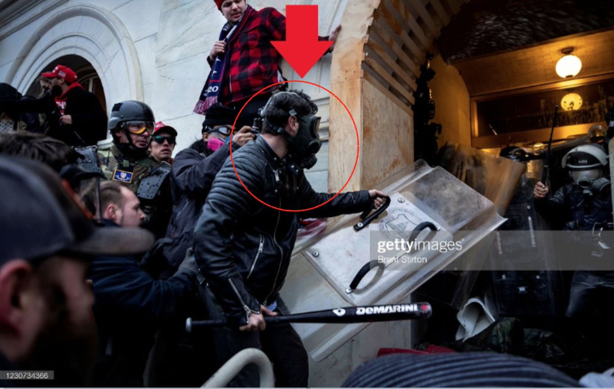 8w8h8y8's tweet photo. #Insurrectionist #EdwardLang claims while in jail, he's unable to, get his hair cut, nail clippers, shower regularly, etc.

He joined a mob &amp; attacked the #Capitol Police. What did he think jail was going to be like for him? It could be worse. #CapitoRiot #Insurrection https://t.co/Hex8mZeHf7