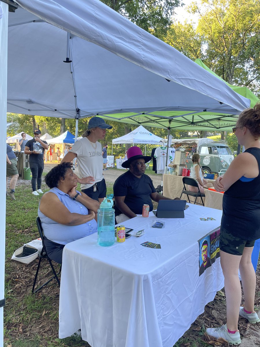 Shawnmarq's tweet photo. The beautiful diversity of our neighborhood it’s so special and because of it and the values that it has always had and has given me. #12South #Nashville #Community #FarmersMarket #Fun #Love #Neighbors #Nextdoor #BlessThis #Walking #Walks #Exercise ￼ https://t.co/tCkb2b7pjr