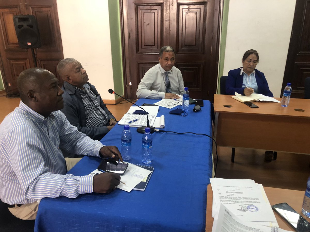 CodiaCentral's tweet photo. Reunida la Comisión del @codiacentral que analiza las modificaciones al ante proyecto de la ley 340-06 de Compras y Contrataciones Públicas.
La Comisión la encabeza el Presidente del Codia ing. Dolores Núñez, y miembros de la JDN
#codiard #codiacentral #presidentecodiard https://t.co/DIBTGkfRsw