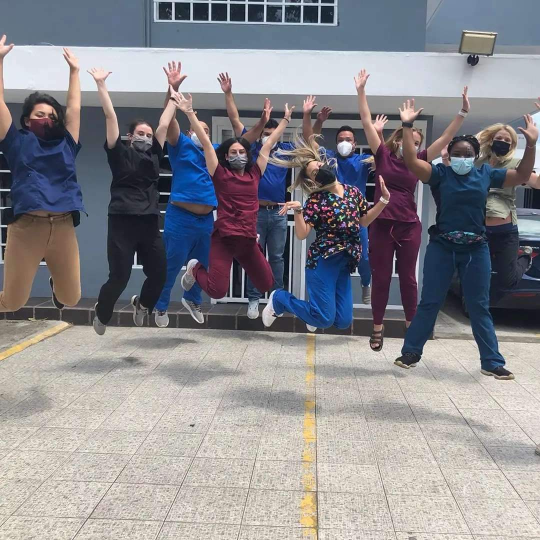 APPC_Panama's tweet photo. Este 3 de septiembre despedimos el último grupo de estudiantes del programa de Medicina Veterinaria. El #teamappc se siente muy feliz de formar parte de este excelente programa de #loopabroad liderado por el Dr. Julio Reyes #appcpanama #panamá https://t.co/e2JC7Fa85C