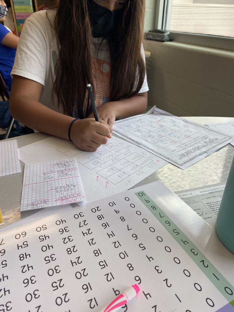 MrsCorleyAP's tweet photo. My teacher heart is so happy when I see my students use a variety of resources and strategies to enhance their learning ✏️ #LockedonExcellence #corleycrew #SomosABSlions https://t.co/hf8pHInKwt
