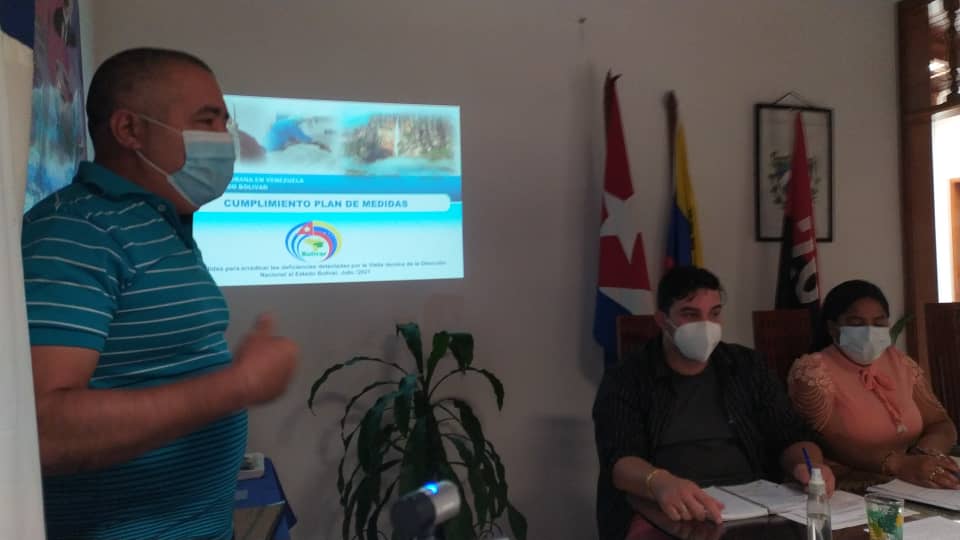 Se desarrolla en el día de hoy en la coordinación del Estado Bolívar, reunión del Grupo de Trabajo Estadual, con la presencia de los jefes de GBT y el acompañamiento del Dr. Adán Villavicencio Guzmán jefe de la misión en el estado.
#CubaCoopera
<a href="/Cubacooperabol2/">Brigada Médica 🇨🇺 Bolívar🇻🇪</a>
<a href="/AnayansyPR/">Anayansy</a>