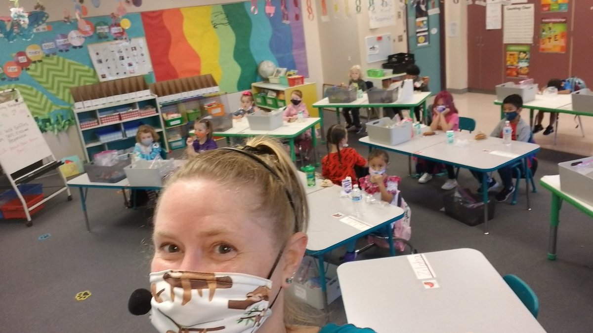 liskaybee's tweet photo. Happy #1stdayofschool #Kindergarten @WHSTEMAcademy @BremertonSD and this is the first time in 18 months all the Griffins were back at school altogether! https://t.co/ziIALeTG10