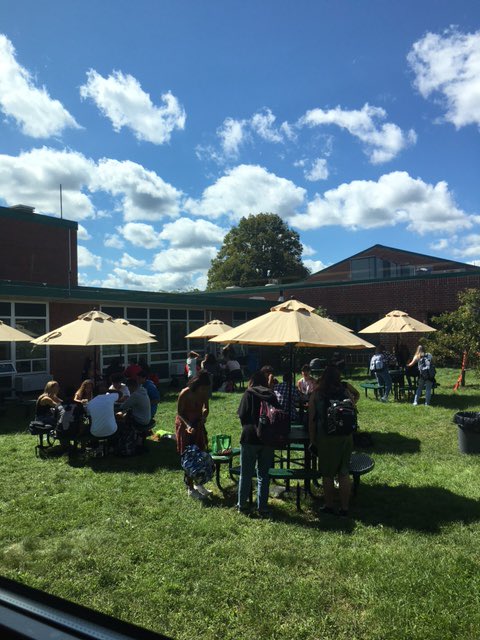 Great first day at DHS! Students taking advantage of the new picnic tables in the Courtyard. Let’s have a great 2021-2022 school year! #dragonpride @MrHicks_DHS