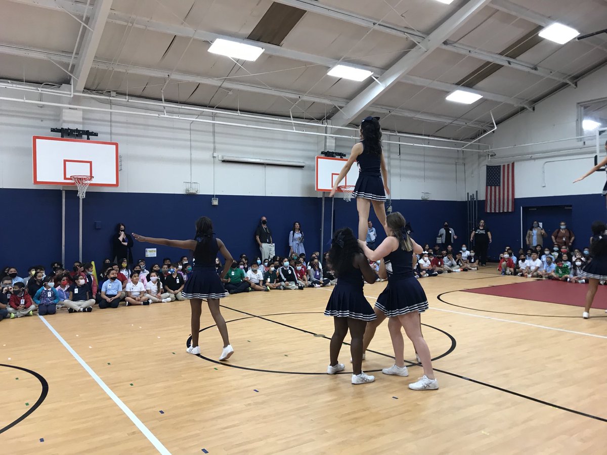 What an epic way to start the week for learning!!! Thank you ⁦<a href="/NimitzVikings/">Nimitz High School</a>⁩ ⁦<a href="/NimitzCheer/">NimitzCheer</a>⁩ ⁦<a href="/nimitzHSband/">Nimitz High School Viking Band</a>⁩!!! Our Eagles talked about this all day! ⁦@ElliottEagles⁩