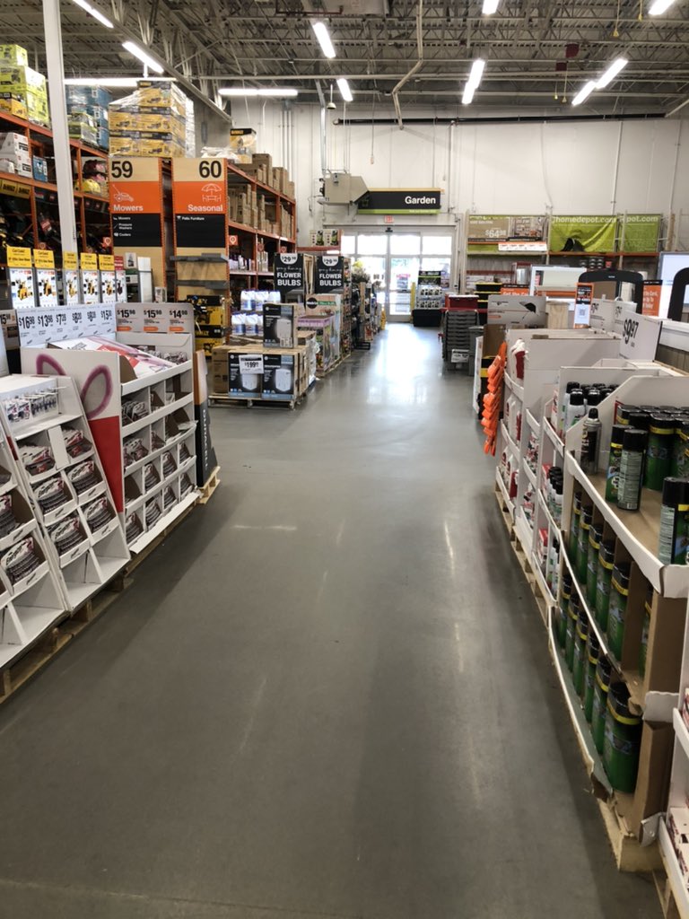 KarinaG0818's tweet photo. nicely organized and clean aisles !! #homedepot @THD0941 💪🏻✅ #flemington https://t.co/kaWA5vVHLU