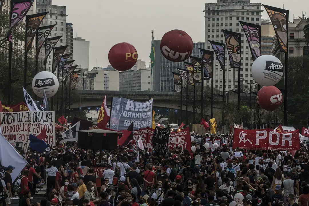 fotoguerrilha's tweet photo. Sete de Setembro, dia da Independência do Brasil. Fizemos uma cobertura coletiva e de contra narrativa, dos atos pró e contra Bolsonaro, link pra matéria:
 https://t.co/v8T8ZbY9TQ https://t.co/a4duDWFXEK
