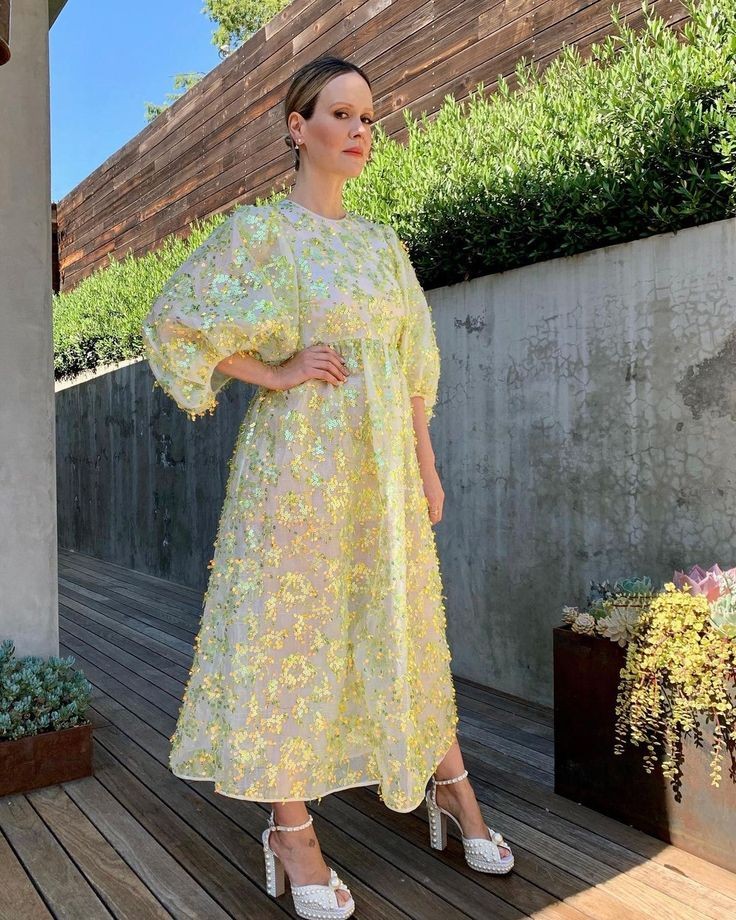 BVLLCKS's tweet photo. this or that
sarah paulson is coming https://t.co/EyFLOKgcTT