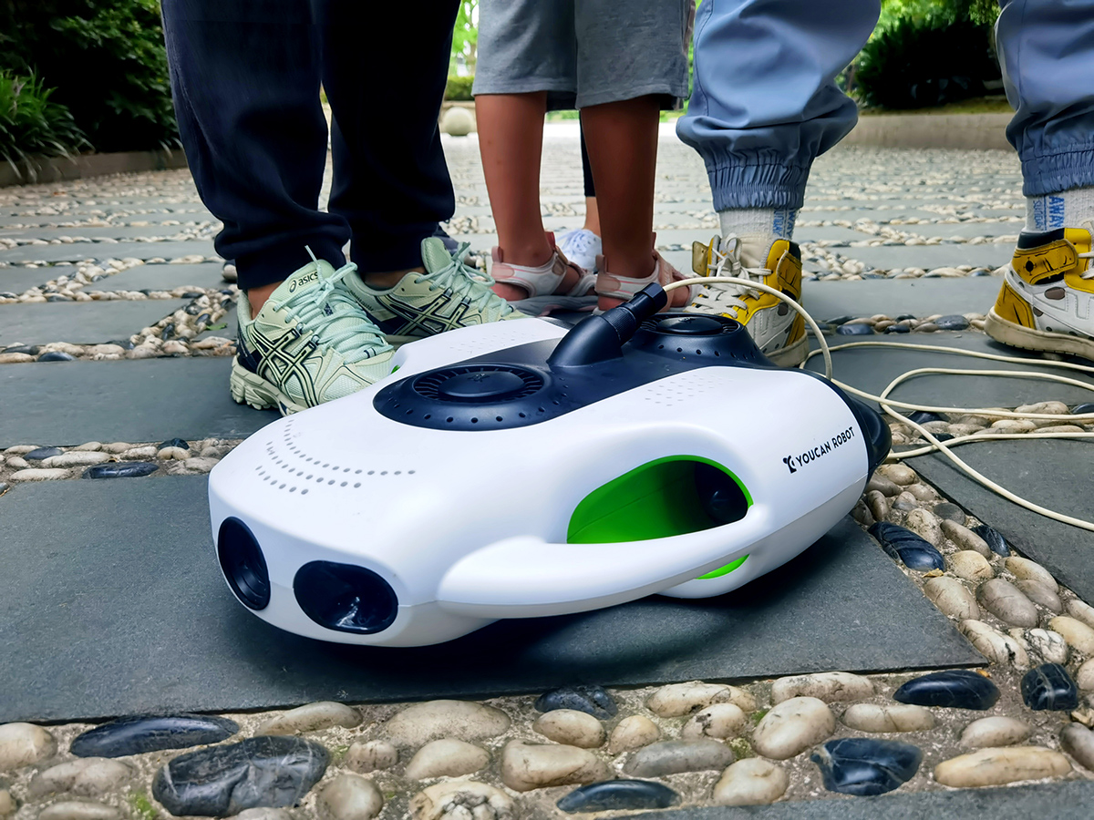 YoucanRobotics's tweet photo. Last weekend, Youcan Underwater Drone Youth Training Course was launched in the community for the first time. Children and their parents who attended were very interested in it! #Youcanrobot #drone #underwaterdrone #bwspacepro #underwater #4K #camera #trainingcourse https://t.co/DOlaWKBTu6