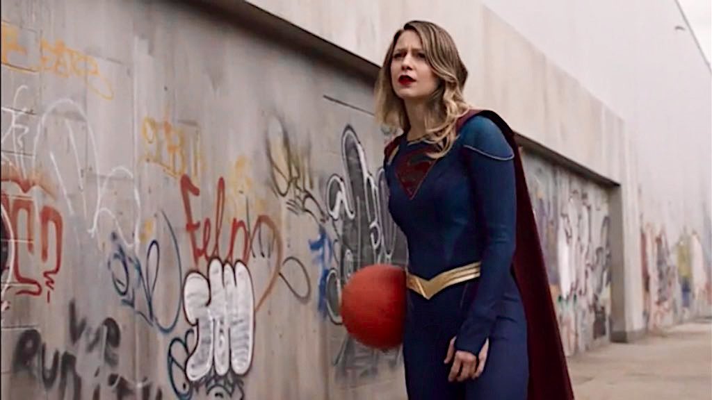 SuperGirlTheCW's tweet photo. ‘Stay the Night’
&amp;+
‘Lena Luthor: hot girl bummer”
excellence! 🏀⛹🏼‍♀️ #Supergirl https://t.co/mVA7wu8dy0