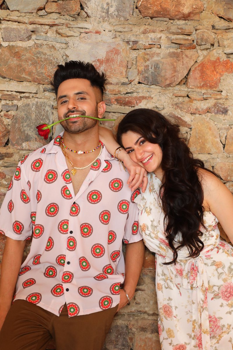 InstaaPR's tweet image. AKULL &amp;amp; AASTHA GILL COLLABORATE FOR THEIR LATEST ROMANTIC SONG ‘SOULMATE’
Read More : instaapr.com/news/news-deta…

#InstaaPR #PressRelease #Akull #AasthaGill #VYRLOriginals #RomanticSong