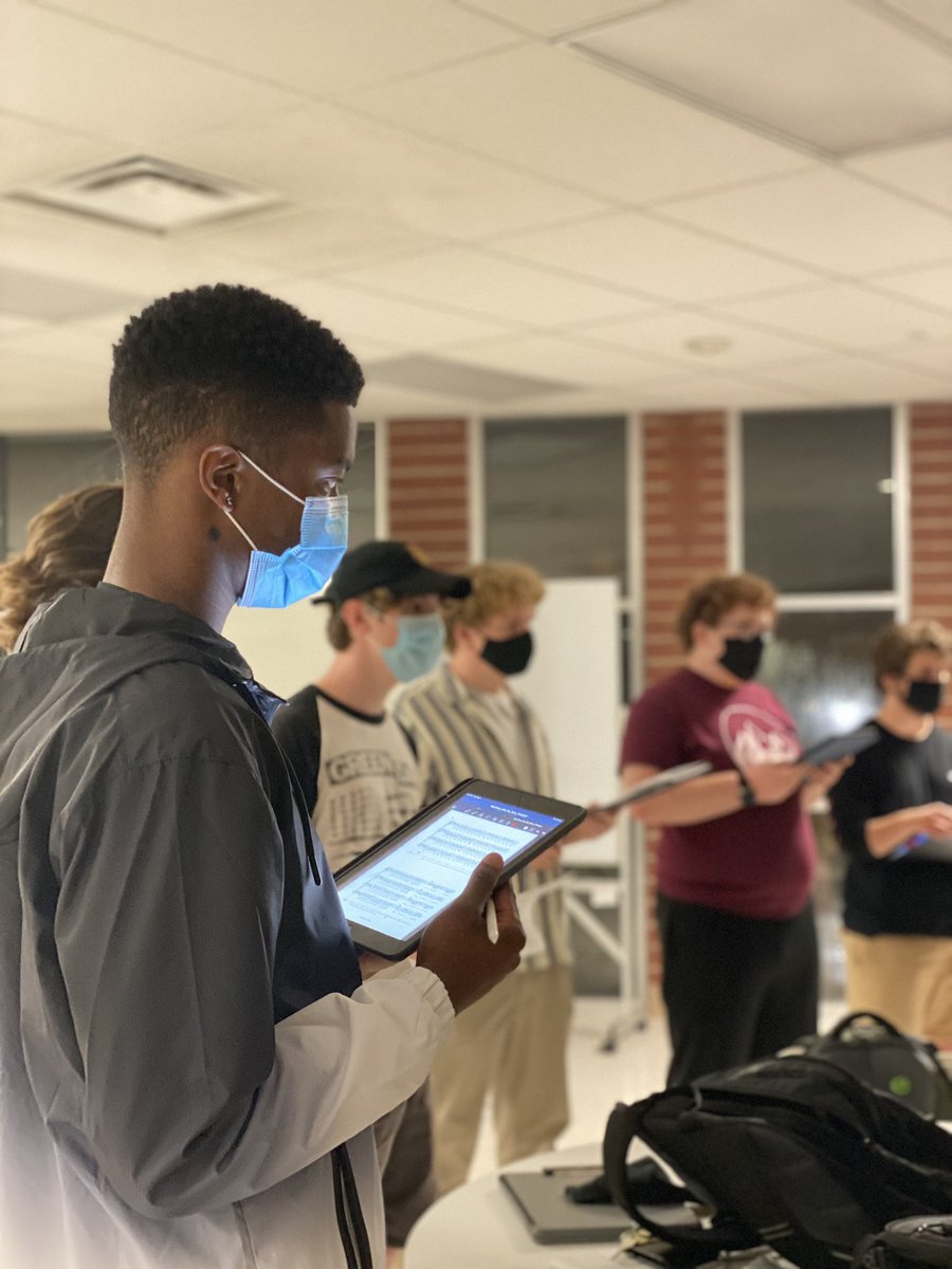 SummitStreetEMU's tweet image. We had a great time at our first in person rehearsal, but it’s not too late for you to join! We still have positions open so if you’re interested, fill out the interest form through the linktree in our bio! 
#truEMU #acappella #ttbb