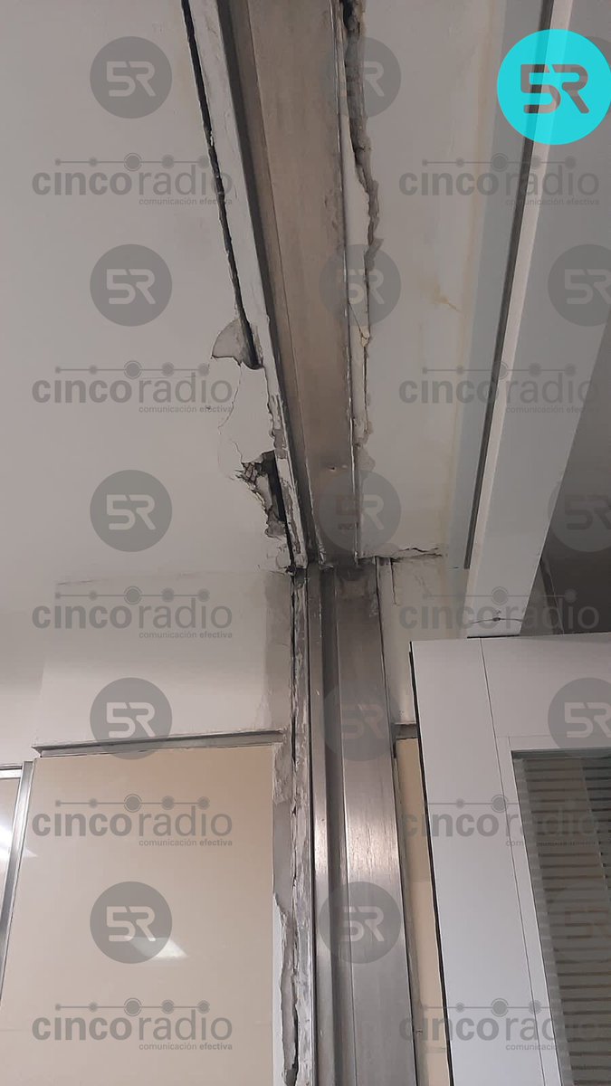 laredcincoradio's tweet photo. Se registran leves daños en el Hospital de Traumatología y Ortopedia del IMSS #Puebla tras el sismo registrado hace minutos https://t.co/NRCOA3ty7t