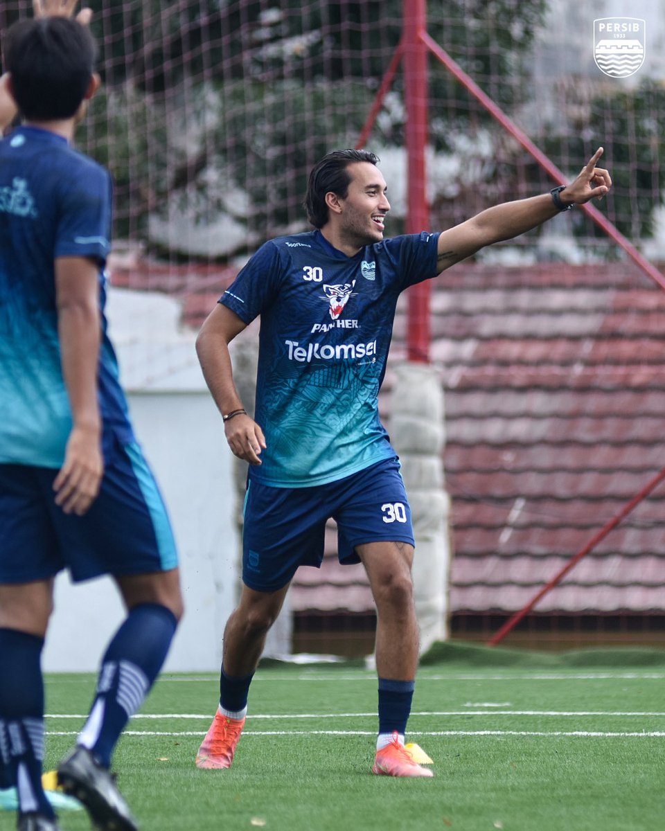 Awali pagi hari dengan penuh daya dan gelora. 😎

MENANG BERSAMA #PERSIB