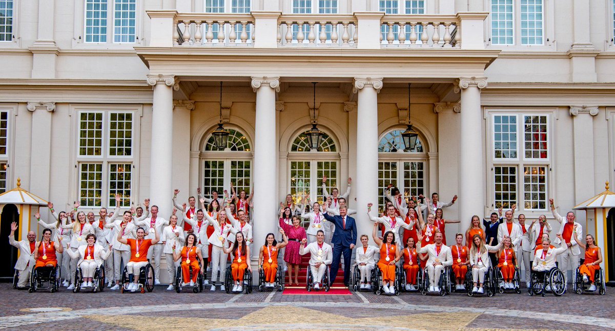 Alle atleten zijn gisteren gehuldigd in Den Haag. Ook gingen ze op bezoek bij de koning. En als TP/A hebben we zelfs 2 ridders er bij gekregen! Gefeliciteerd Marlene en Fleur!