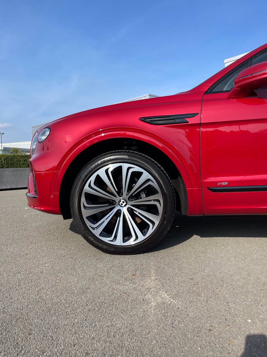 Goosebumps are just the beginning. The #Bentley #Bentayga V8

For further details on this pre-owned Certified By Bentley please contact our sales department on 0121 306 4000
_
Bentayga V8 WLTP drive cycle: combined fuel consumption: 21.7 mpg (13 l/100 km), combined CO₂: 294 g/km