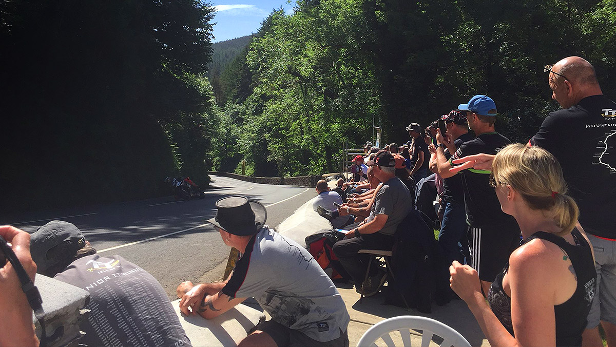 ttracesofficial's tweet photo. #WednesdayWisdom
"In a biker’s world, there are no strangers, only friends we haven’t yet met."
Roy Shuttleworth @SarahsIOMTT
#LoveTT #IOMTT #Sarahs https://t.co/Bh1xEo1iUt