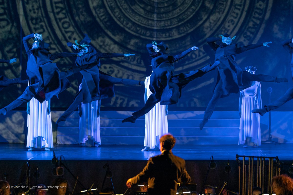 Plovdiv2019's tweet photo. 9&amp;10.09 #CarminaBurana at Bunardjika Hill! Conductor Emil Tabakov, choir conductor Dragomir Yosifov. Soloists: Plamena Girginova, Ivo Yordanov, Alexander Baranov &amp; the Choir, Ballet, and Orchestra of @OperaPlovdiv Multimedia and stage: @petkotanchev #ECoC https://t.co/LTtMy785Z6 https://t.co/bhQtEy5lVl