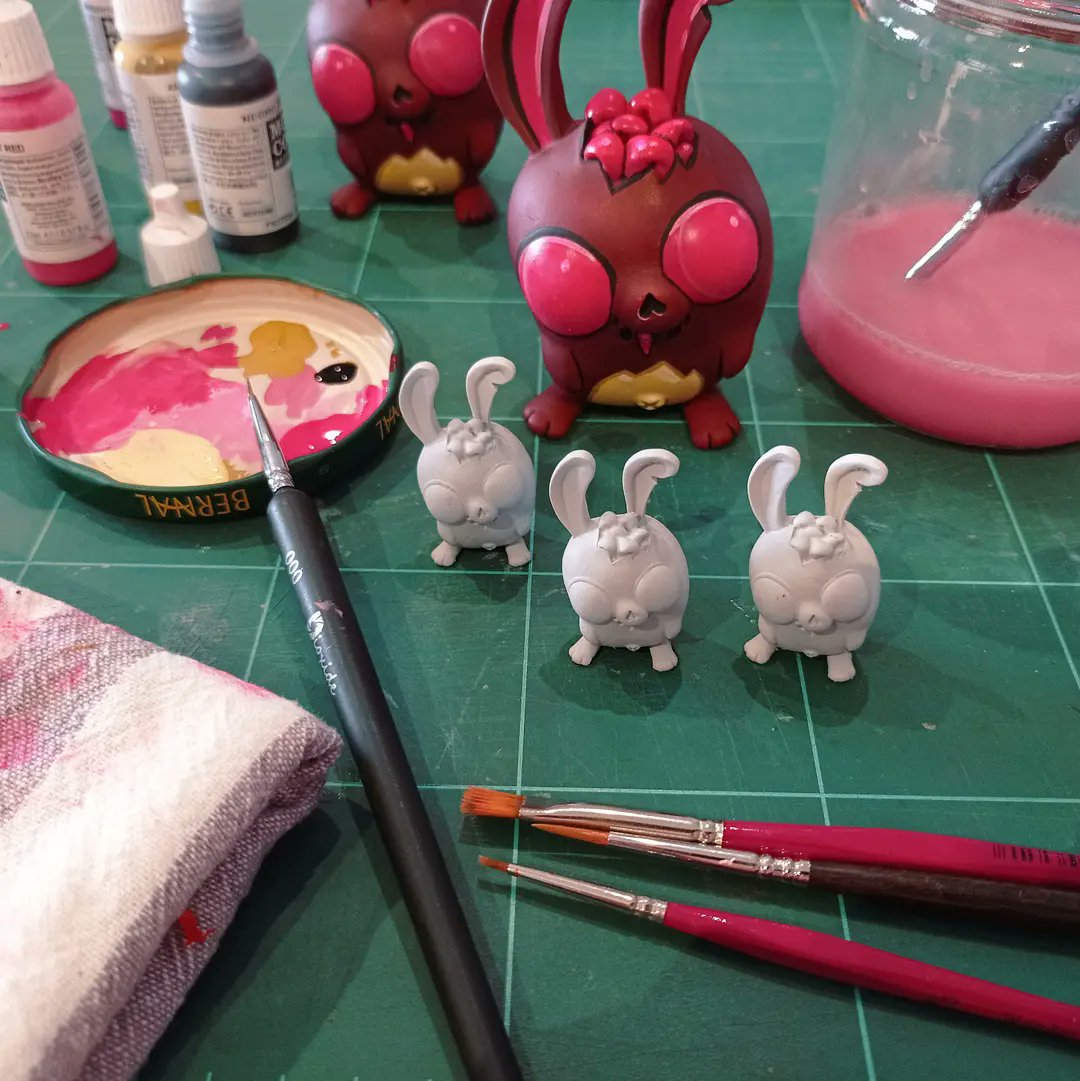 Mirad lo que estamos preparando para los mecenas de la campaña de RabbitZ &amp; Robots😚 Work in progress!💪🍋
➡️Puedes SEGUIR❤️la campaña entrando en este LINK vkm.is/rabbitz 😉
🐰🤖 🌟RABBITZ &amp; ROBOTS🌟
👉28 de SEPTIEMBRE 2021 en <a href="/verkami/">Verkami</a> 👈
#conejitozombie #RabbitZ 🌱