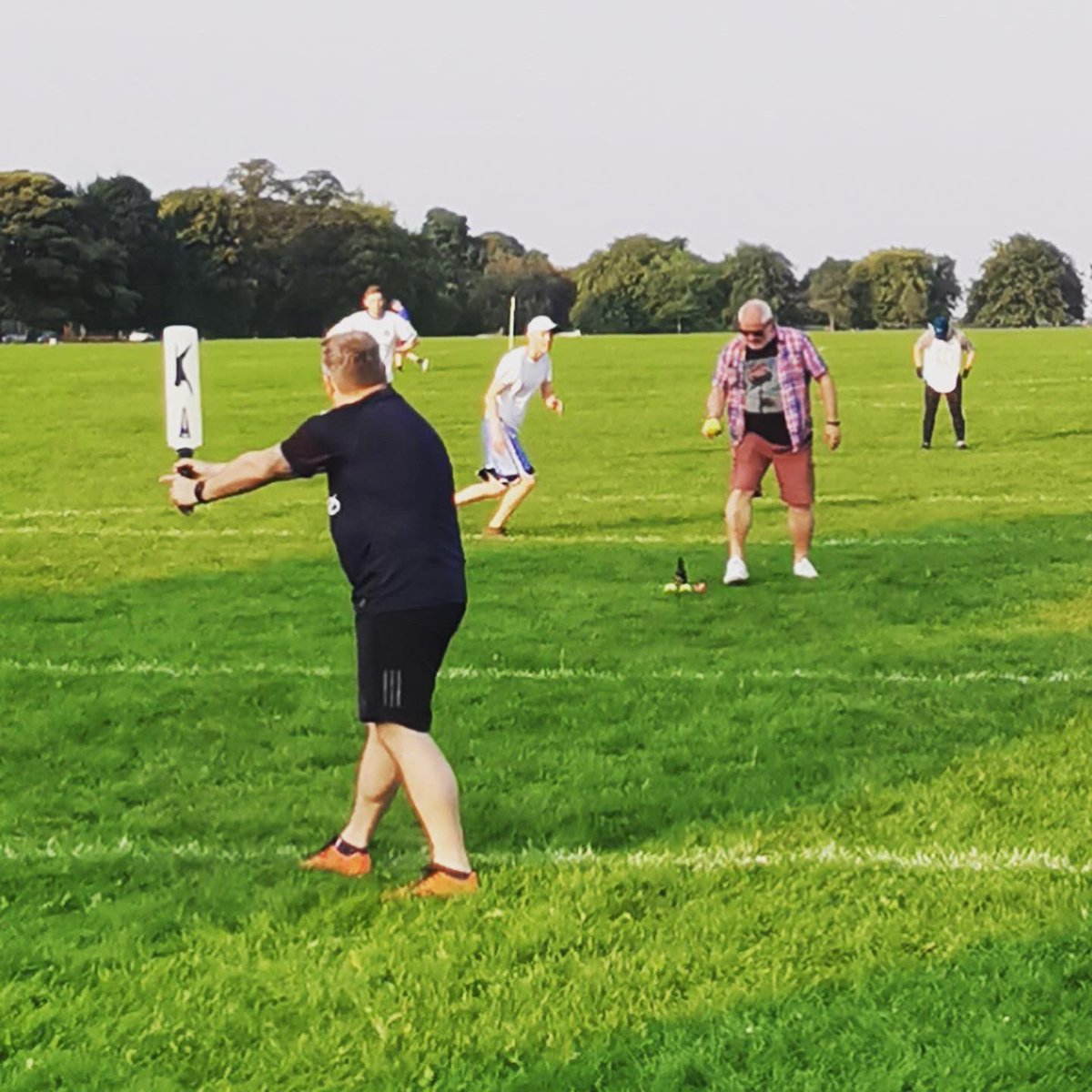 smrarchitects's tweet photo. #TeamSMR enjoying a late Summers game of rounders. Both teams were #epic, but well done to the winning Black Team, better luck next time Greys!!
#teamwork #afterworkfun #teamgames #futurearchitects
#teamawesome #winning
#architectsofthefuture
#beriba #rounderswithacricketbat https://t.co/6jXFE5Lyel
