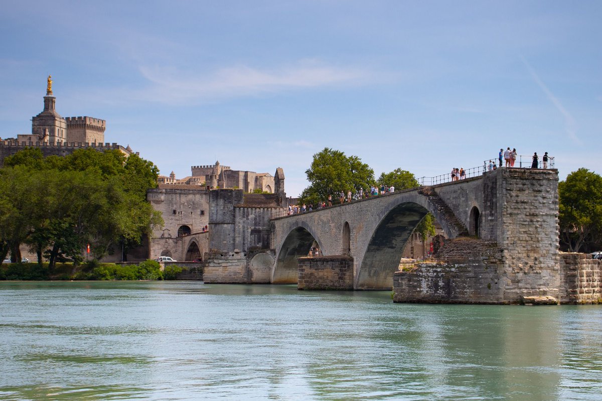 france_images's tweet photo. The bridge at #Avignon 

#France 🇨🇵 #travel #photo https://t.co/0fdEaqKMH7