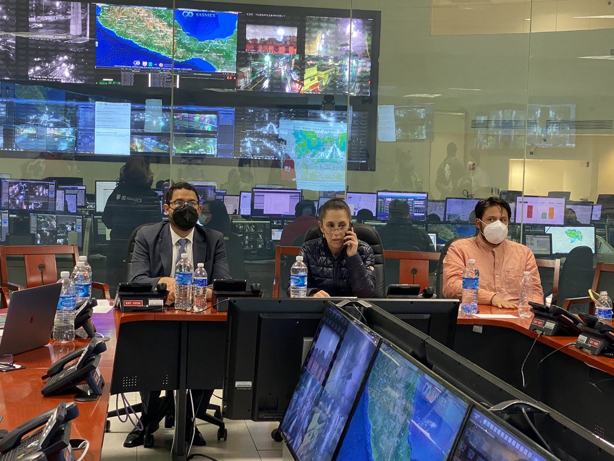 Con <a href="/Claudiashein/">Claudia Sheinbaum Pardo</a> al frente, en el C5 continuamos trabajando ante la emergencia del sismo. La Ciudad de México está en calma. No se reportan daños mayores. Seguimos al pendiente.
