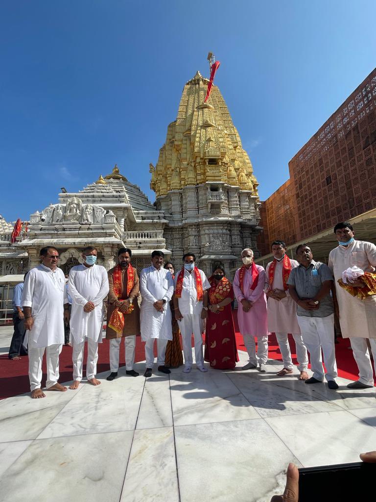 CRPaatil's tweet photo. અંબાજીનાં મંદિરમાં માતાજીની પૂજા અને આરતી સાથે દર્શનનો લહાવો મેળવ્યો. જય અંબે 🙏 https://t.co/VJNEVRhJul