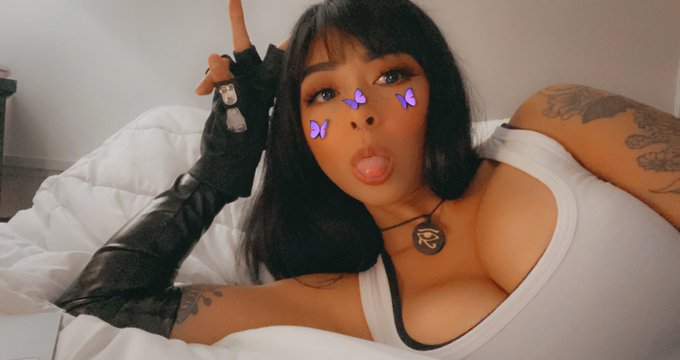 I was supposed to shoot Tifa cosplay content today but I got lost watching food wars so now it&rsquo;s almost<a href="/tag/pokemonscarletviolet"class="tags"><span>#pokemonscarletviolet</span></a>