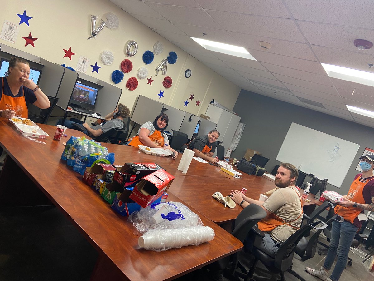 Appreciating the freight team for all
they do with some Canes!! #47WON
#FREIGHTROCKS <a href="/HDTevinFreeman/">HD Tevin Freeman</a> <a href="/pvspivey/">Paul Spivey</a> @LopezRossanna <a href="/Matthew15869558/">Matthew Smith</a>