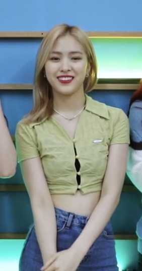 SRJF1LES's tweet photo. this fit!
#류진 #RYUJIN https://t.co/m9PAK8WM1V