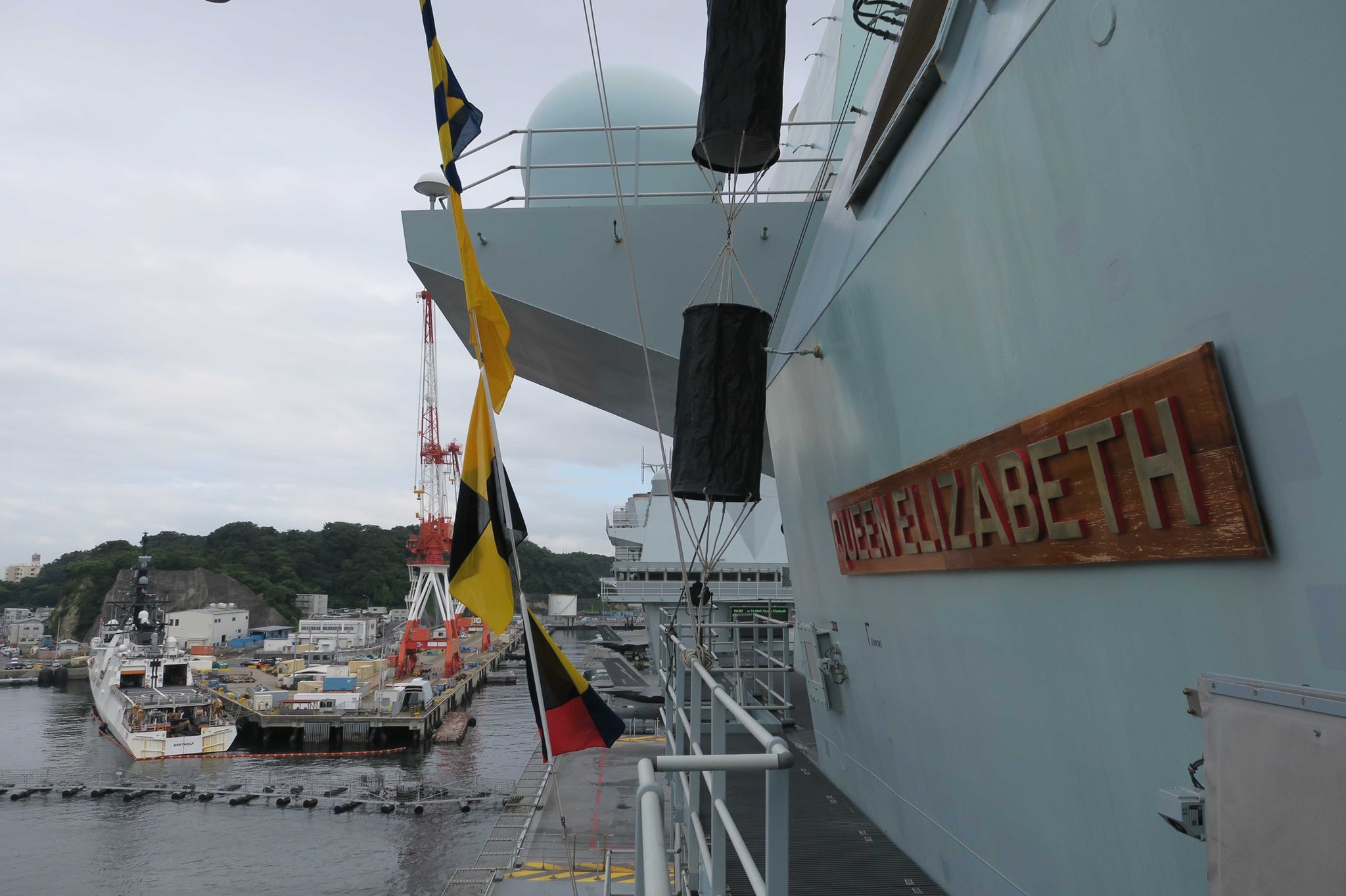 Commander Uk Carrier Strike Group Goodbye Japan 空母 クイーン エリザベス は日本を出発 共同訓練 パシフィッククラウン に参加します また日本に戻ってくる日を楽しみにしています 英国は今後もインド太平洋地域における永続的なプレゼンスを維持 Commander Uk Carrier Strike Group Goodbye Japan 空母 クイーン エリザベス は日本を出発 共同訓練 パシフィッククラウン に参加します また日本に戻ってくる日を楽しみにしています 英国は今後もインド太平洋地域における永続的なプレゼンスを維持