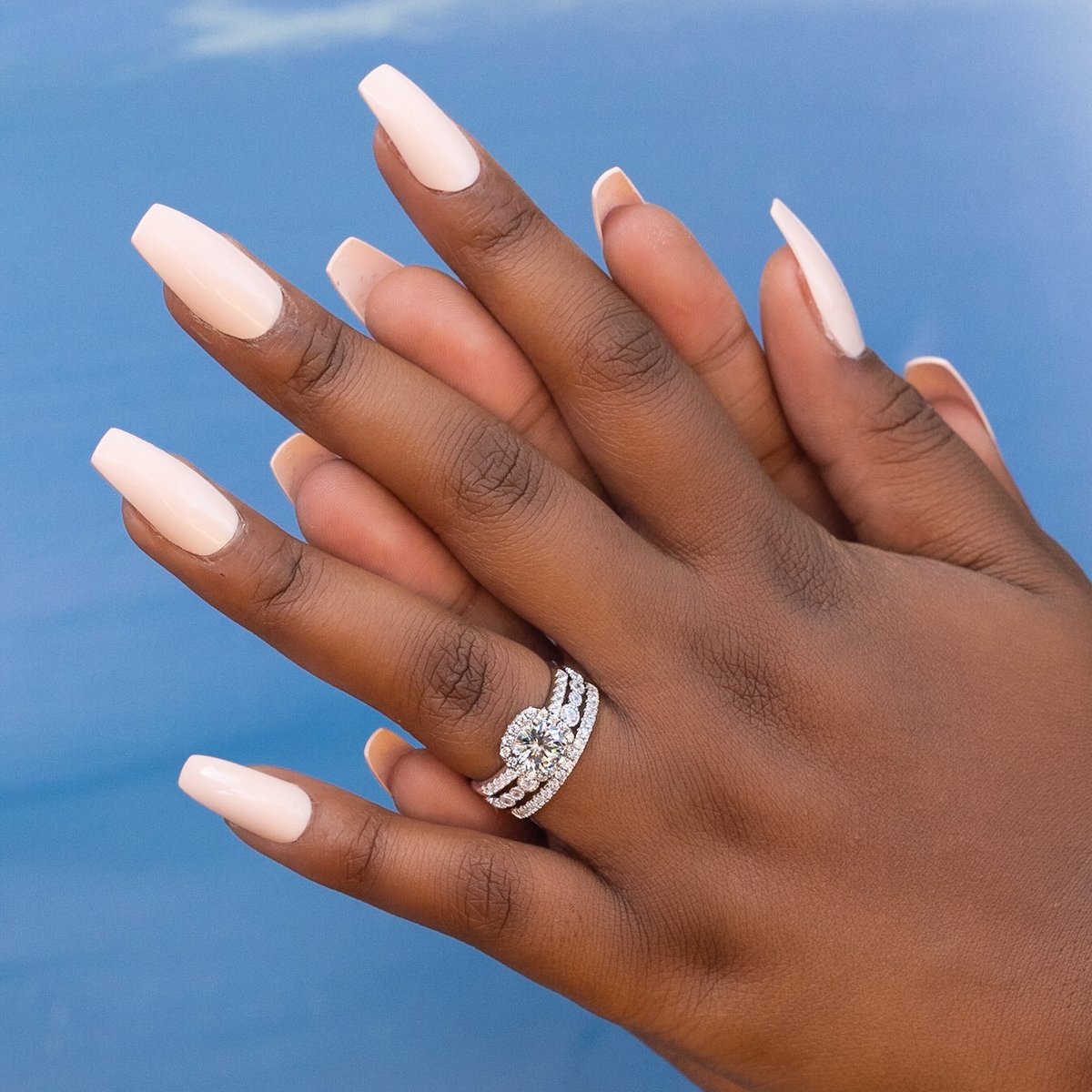 ijeanWeddings's tweet image. Crushing on this 3 ring stack🤗
The 2s are beautiful yes, but then look at this!
#weddingcelebration #weddingbling #wedding #weddinginspiration