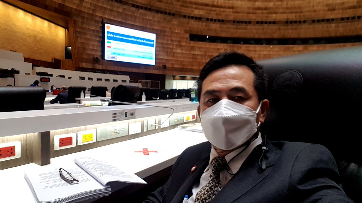 Cholnan's tweet photo. พิจารณาร่าง พ.ร.บ พืชกระท่อม ในวาระที่ 2 เป็น พ.ร.บพืชกระท่อมเสรีไม่ห้ามการเพาะปลูกพืชกระท่อมทั้งเชิงอุตสาหกรรมและบุคคลทั่วไปห้ามเฉพาะการขายให้กับเด็กอายุต่ำกว่า 18 ปี สตรีมีครรภ์ให้นมบุตรห้ามขายในสถานศึกษา หอพักสวนสาธารณะสวนสัตว์ สวนสนุกห้ามนำเข้าส่งออก ต้องได้รับอนุญาต
#กระท่อม https://t.co/Mn5Rgdg5wN