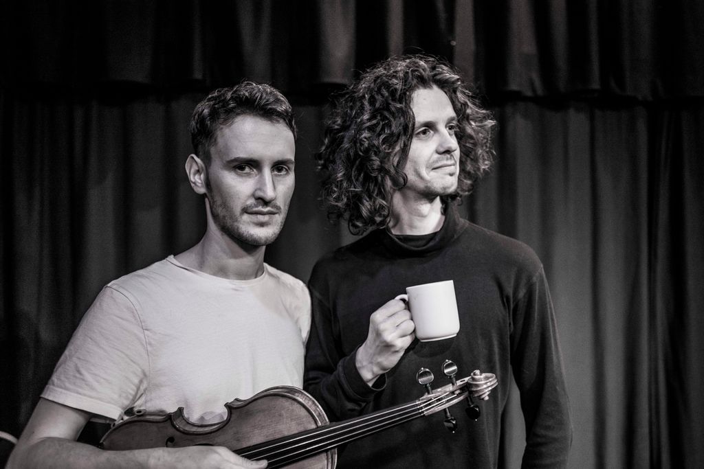BeehiveHoniton's tweet photo. We've got some great #music #gigs coming up this Autumn in #Honiton #EastDevon. Head over to our website and check out our programme https://t.co/YehnnnbfU5 #PhilBeer #SoundoftheSirens #ShowofHands #WhileandMatthews #IndiaElectricCompany #WishboneAsh #AlbertLee #PoliceDogHogan https://t.co/Ax59qjvJrm