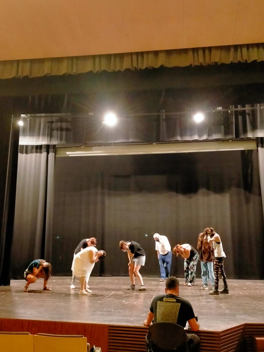 Tornem a engegar motors. Quines ganes teníem!
 "IMPASSE, sense eixida" 
#theatre #elcoverolteatreamateur #ambmoltesganes #amateur #teatre #ensencantaelteatre #lesfranquesesdelvalles #enmarxa #IMPASSE