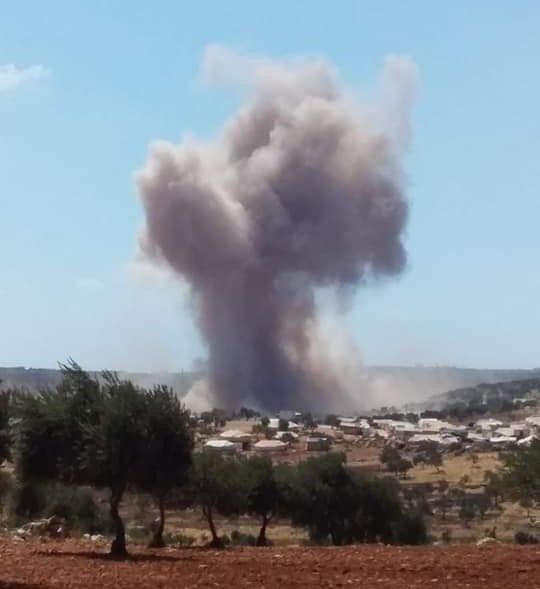 snhr's tweet photo. #Russian forces aerial attack targeted the area near Mariam IDP Camp in #Idlib on Sep7, injuring civilians, incl. children, &damaging tents. SNHR notes that Russian forces have violated UNSC resolutions resolutions prohibiting indiscriminate attacks
#Syria
https://t.co/hJlgXl7dIg https://t.co/7v1VAV2Qtj