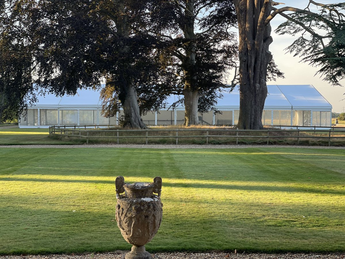 EmbleyHead's tweet image. Looking forward to @EmbleyHampshire community gathering for Speech Day @Romseyvillages @BSAboarding @societyofheads @UnitedLearning @muddyhantsIOW