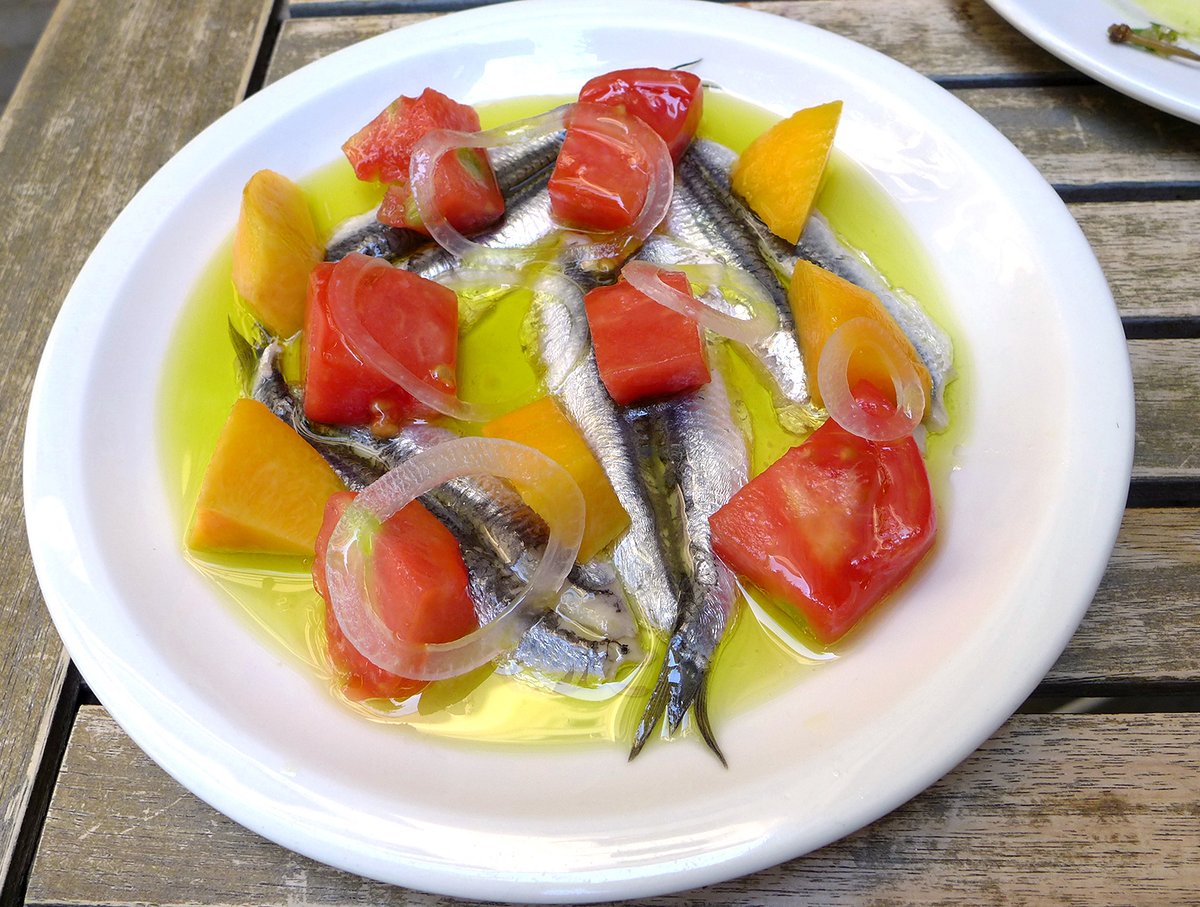 encantadissim's tweet photo. Heus aquí un altre magnífic lloc per a gaudir del mam i la teca a BCN 🍅🍆🥦🧅🥩🍗🌮🍲🧀🥧 🍾   

@MonocromWine, un suggerent i solvent restaurant que convé revisitar de tant en tant 😋😋😋😋

Aquí una darrera incursió 👉 https://t.co/FyIM6QfQIe https://t.co/QnEy9LWDu4