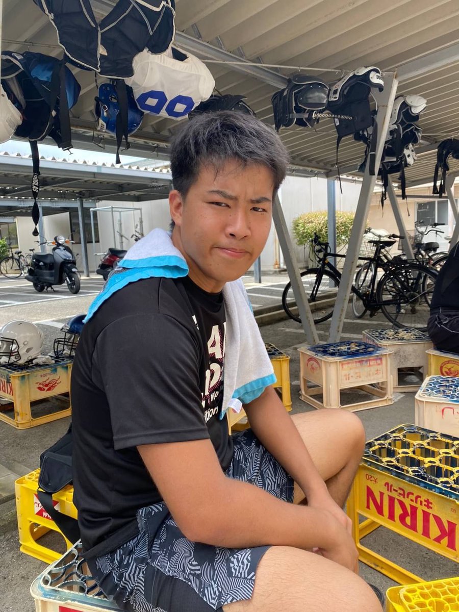marines_uon's tweet photo. 🏈部員紹介🏈
#87 赤瀨太星　 TE/DL
学科▷地域創造学部公共政策学科
出身▷長崎県（五島）

去年の冬に入部してくれました✨他の2年生に負けじと練習を頑張っています😘
そしてとっても気が利きます🤩
今ではMARINESの弟キャラになりつつあります…🤭
#長崎県立大学
#アメフト部
#MARINES
#部員紹介 https://t.co/YXJaIscOI8