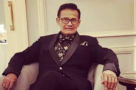 Kabar Duka, Penyanyi Senior Koes Hendratmo Meninggal Dunia. 😭
cnnindonesia.com/hiburan/202109…