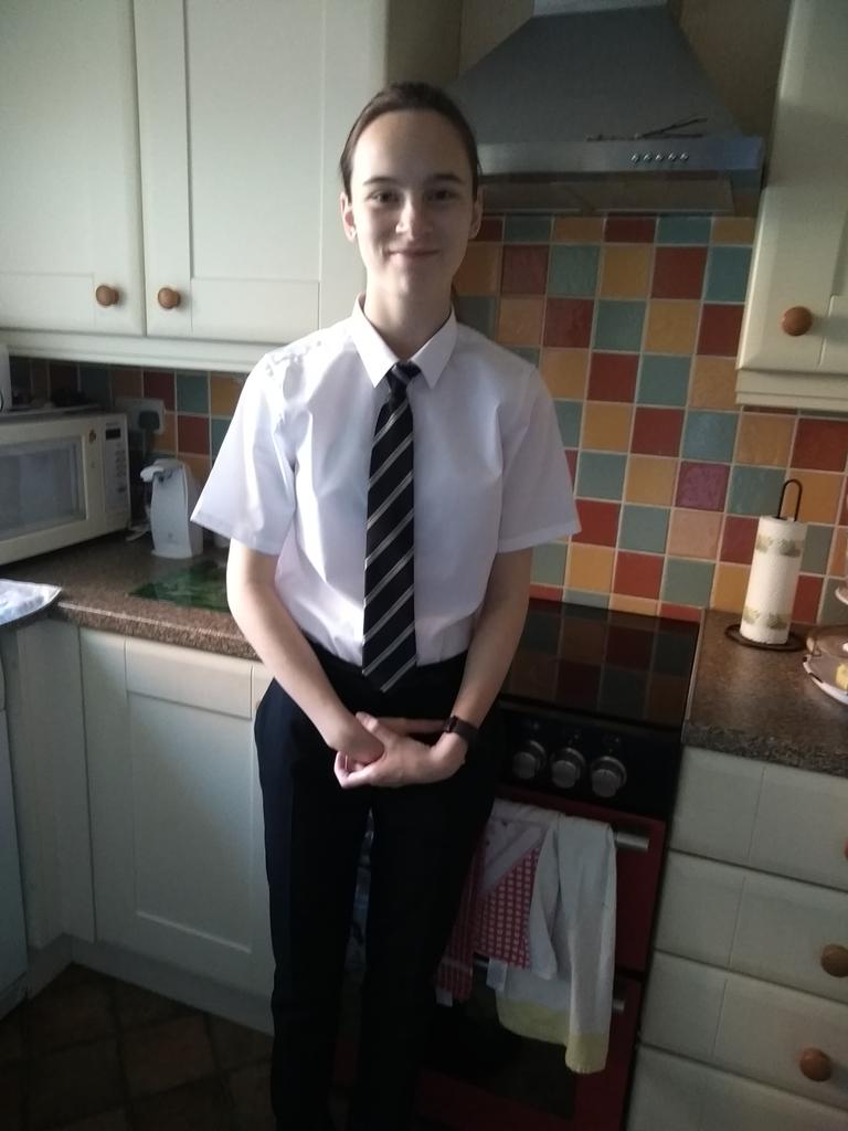 vivamovida1791's tweet photo. First day back at school..... Can't believe it's the last year!! ๐ #Year11 #Firstdaybackatschool ๐๐๐๏ธ๐๐๐ค๐ฅช https://t.co/Eq5AqCjLl1