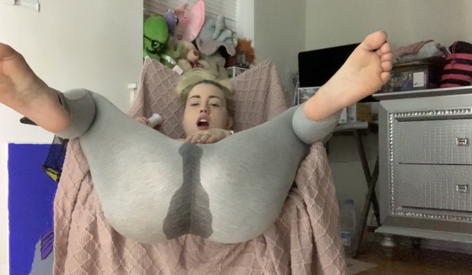 Can you see how wet you get me? 🥵💦💦 https://t.co/B8ZiwsjsBy https://t.co/j2Nay67mjT<a href="/tag/mvsales"class="tags"><span>#mvsales</span></a>