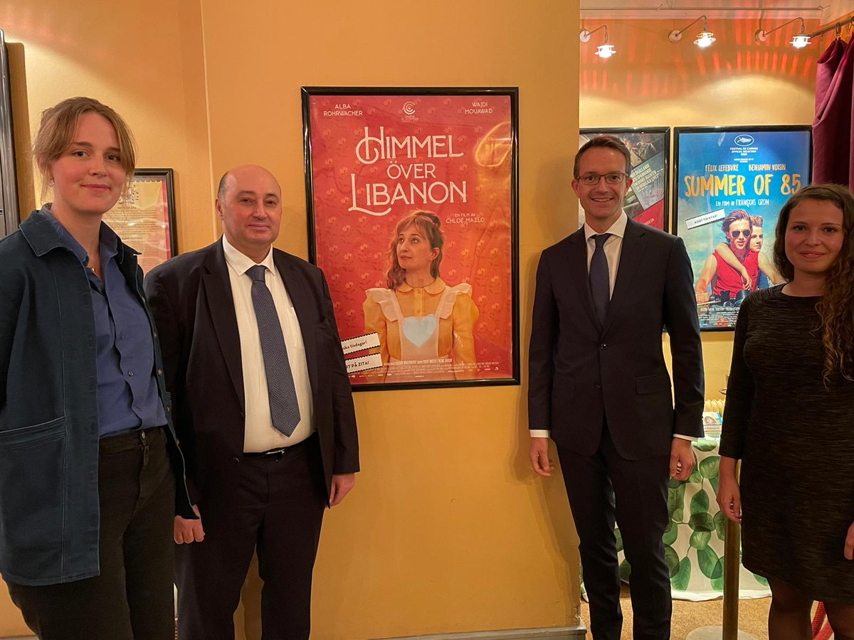 e_de_gonneville's tweet photo. New 🇨🇵🇸🇪 projects thanks to vaccination!
Inauguration last night of the 🎞 partnership between @FranskaFilmfest, @ZitaFolketsBio and @IF_Suede /@FranceinSweden. More 🇨🇵 films for 🇸🇪 cinephiles at Zita Cinema! 
🎬 started with "Sous le ciel d'Alice", with the ambassador of 🇱🇧. https://t.co/QxDlI30Rpk