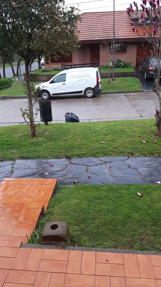 Hola @CableFibertel me dan un turno de tecnica para mañana porque no tengo internet... el tecnico está enfrente... diganle que cruce y me solucione la no conectividad!!