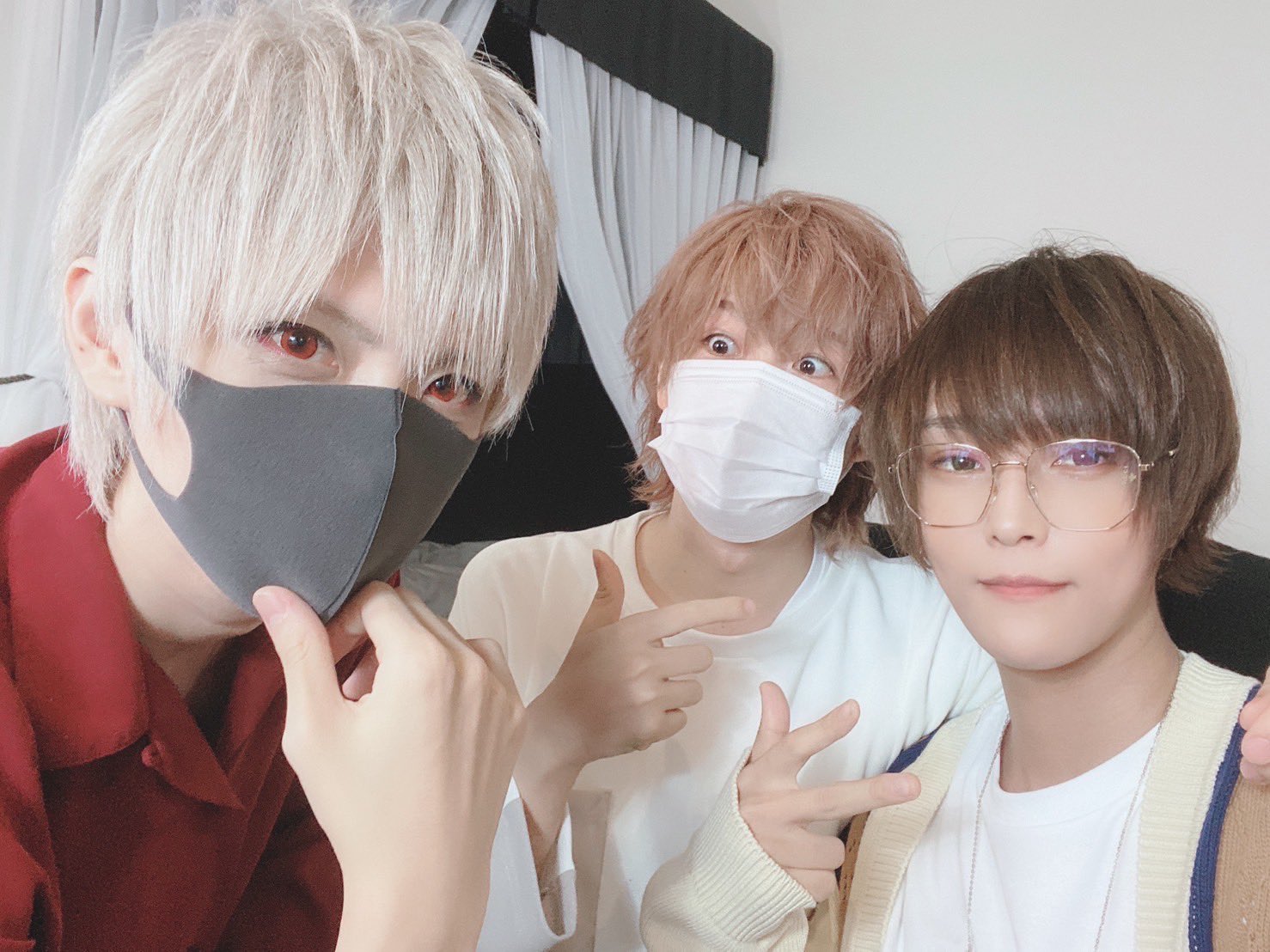 まふまふ 6月11 12日 東京ドーム2days 自撮りしてたから間に入ってやった T Co Wna5jq1g8v Twitter