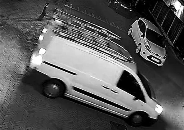 Op maandagavond vond in Enschede een poging afpersing plaats die mogelijk te maken heeft met de verdachte situatie van zondagavond.