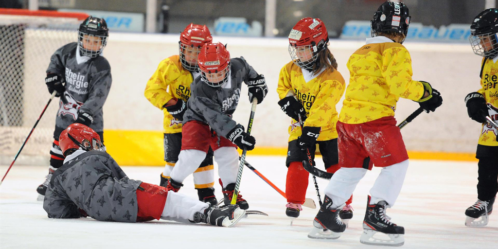 RheinEnergie's tweet image. Damit aus Junghaien Profis werden: RheinEnergie verlängert Sponsoring für @Koelner_Haie_72 -Nachwuchs &amp;gt;&amp;gt; rheinenergie.com/de/unternehmen…… (Foto: @koelnerjunghaie) /abz
