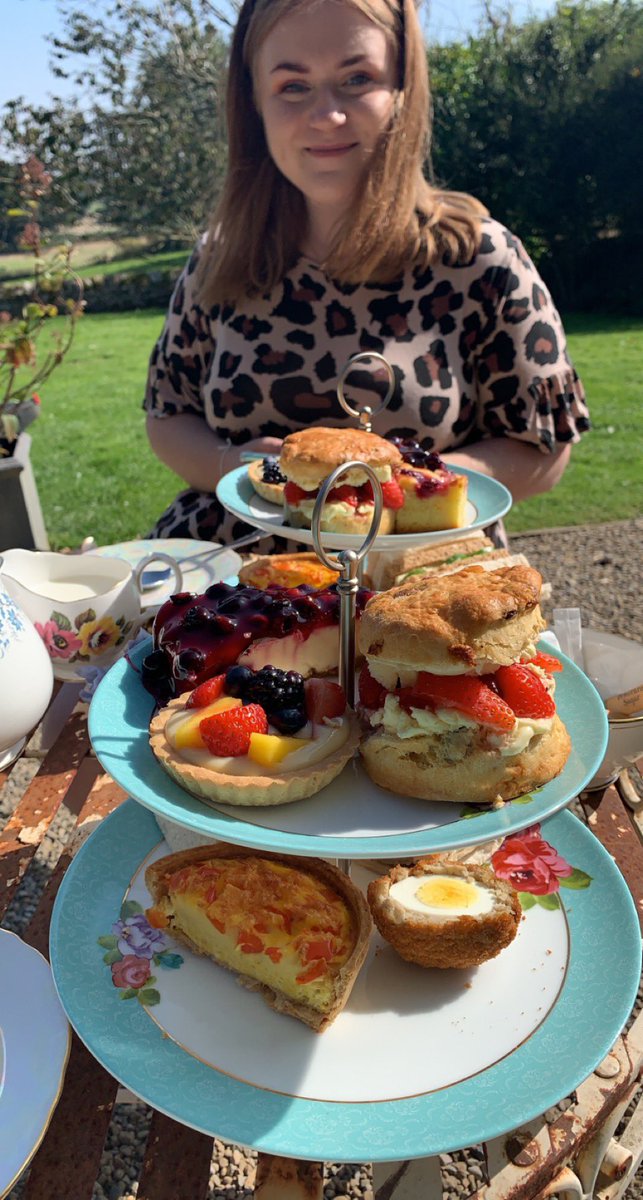 Pre-show afternoon tea <a href="/DerrenBrown/">Derren Brown</a>