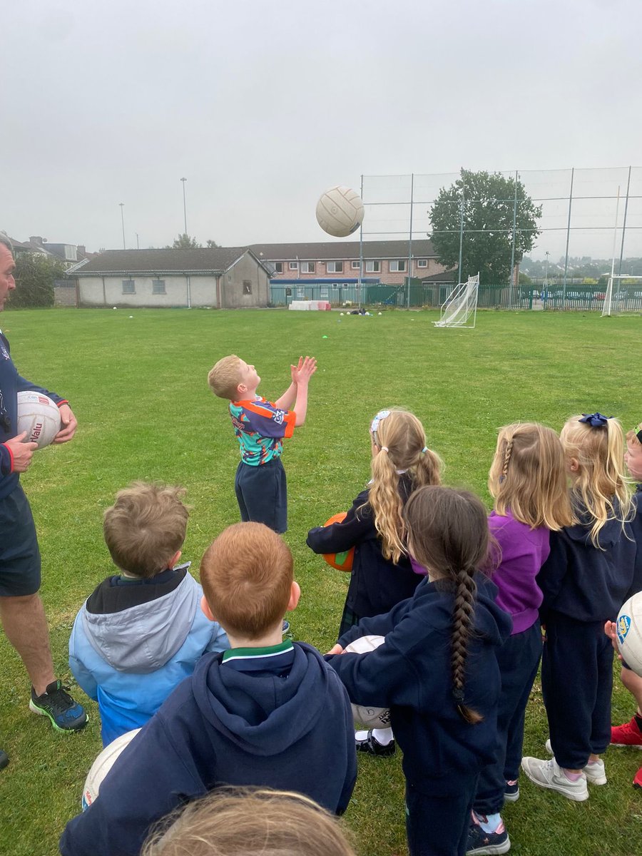 Gaelscoil na Dúglaise tweet media